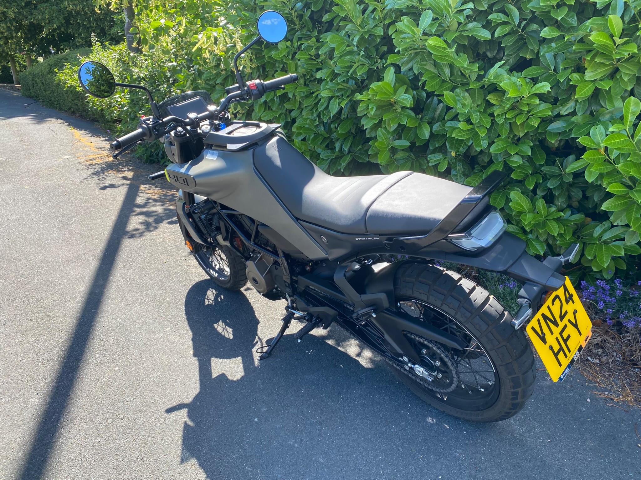 2024 24 Reg Husqvarna Svartpilen 401